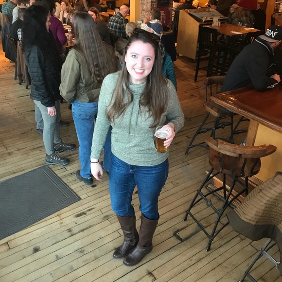 Meet your Posher, Jessie - Picture 3 of 4